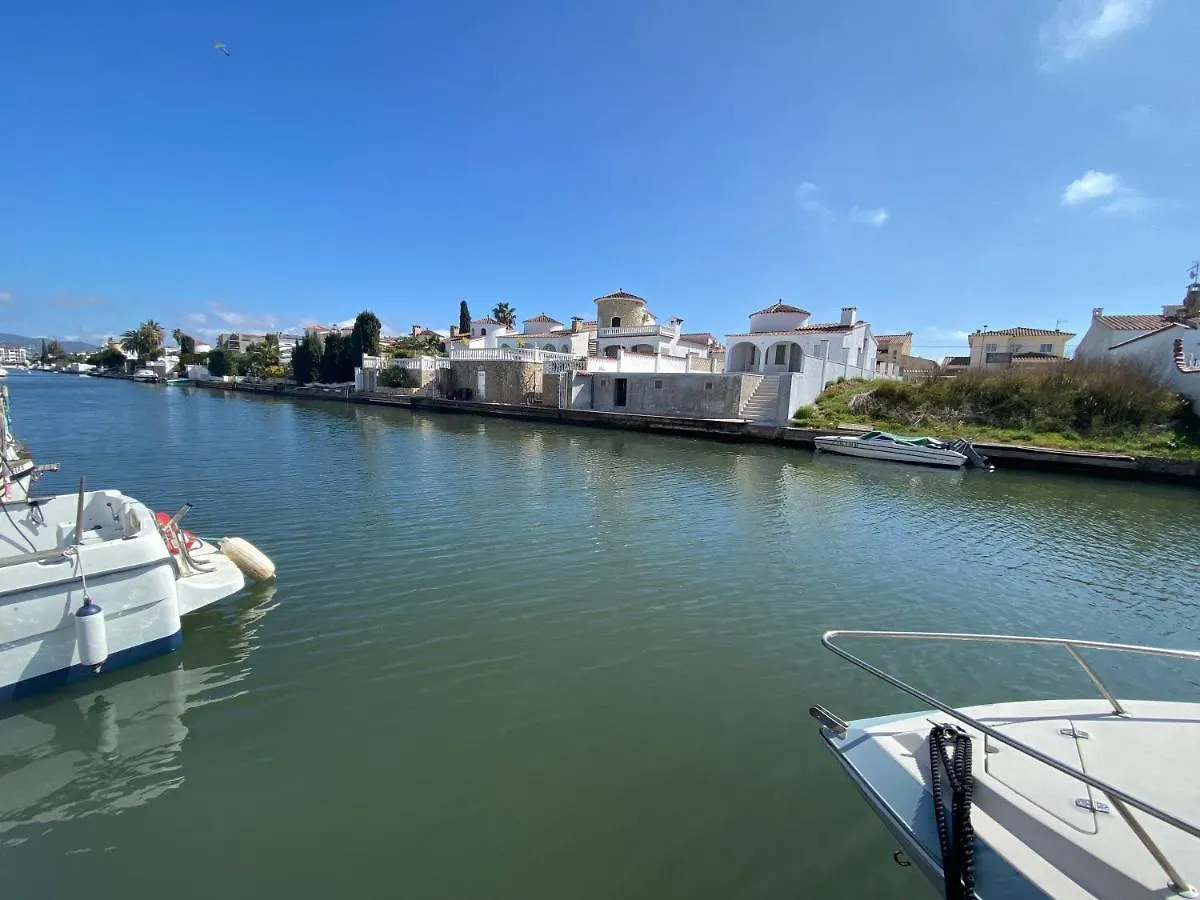 Lcdm - Casa Adosada Con Vista Canal Διαμέρισμα Empuriabrava 0*,  Ισπανία